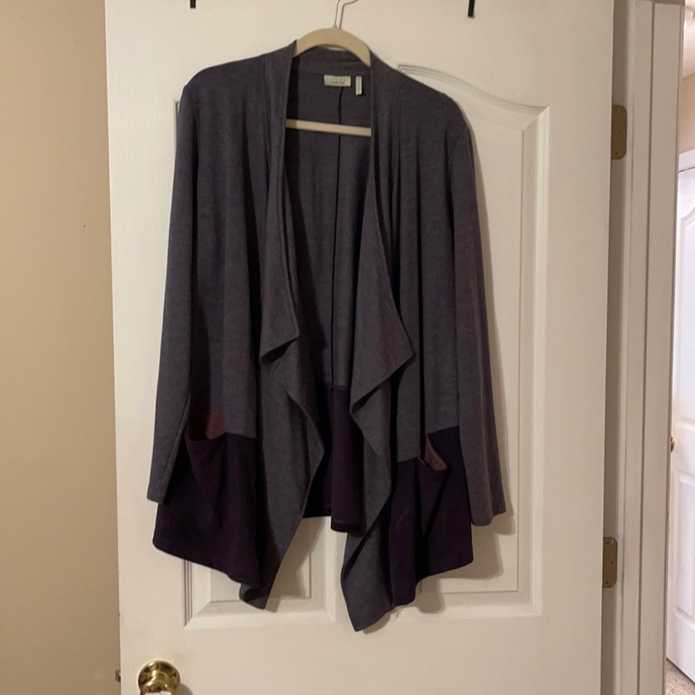 Logo cardigan with pockets